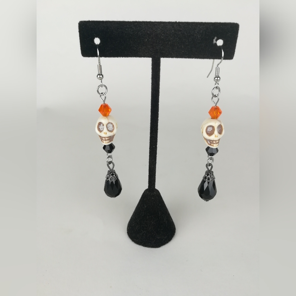 Halloween theme skull earrings black & orange glass